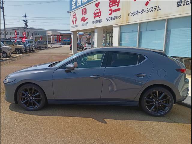 MAZDA3 FASTBACK