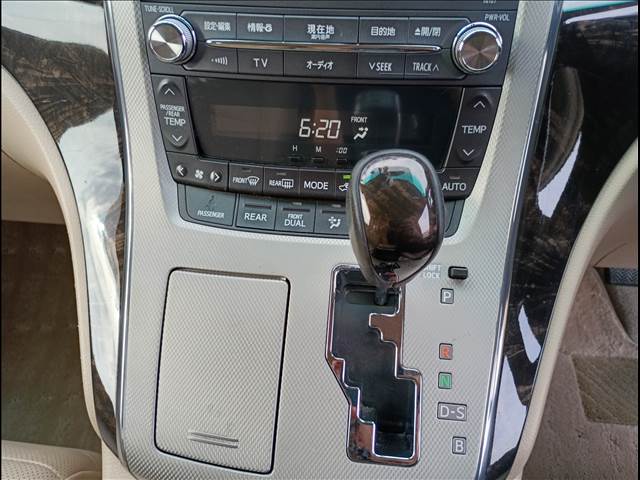 Alphard Hybrid