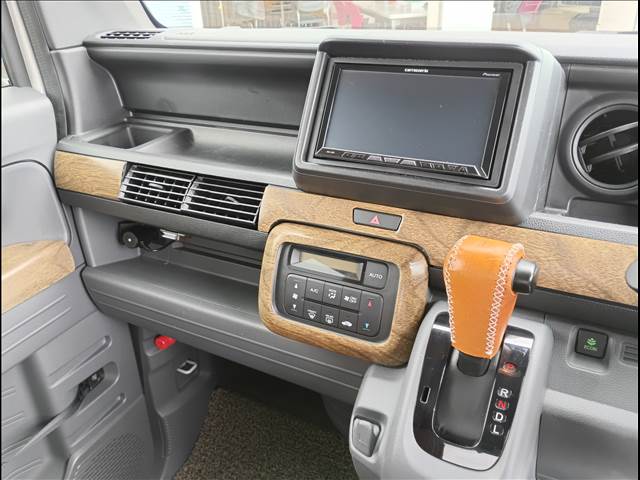 N-VAN