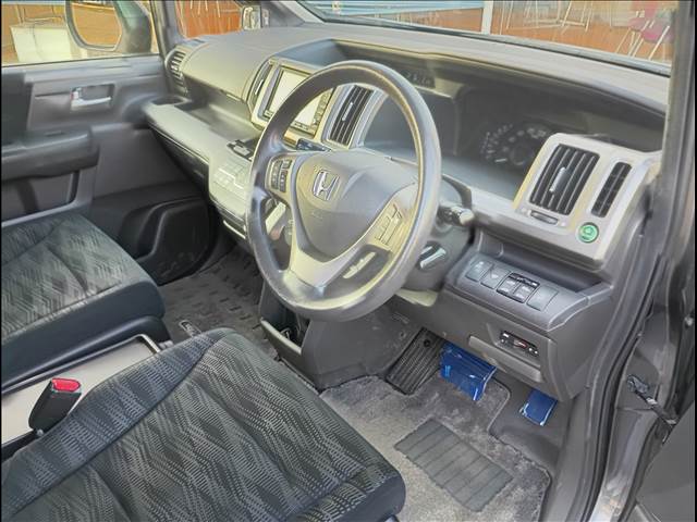 Step Wagon 4WD