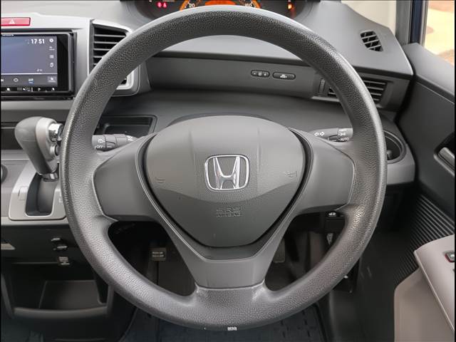 フリード 2WD