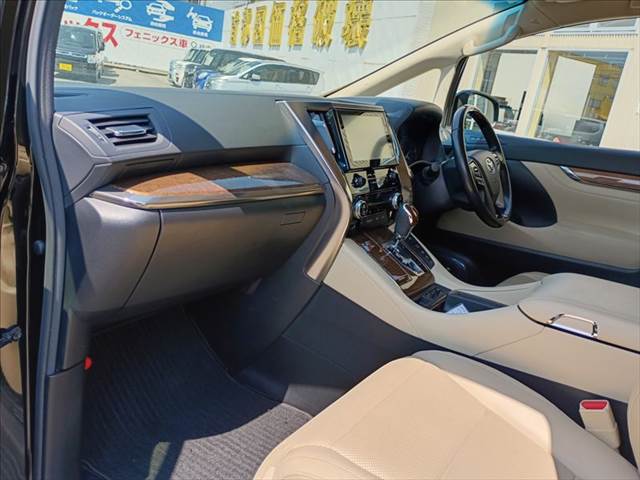 Alphard Hybrid