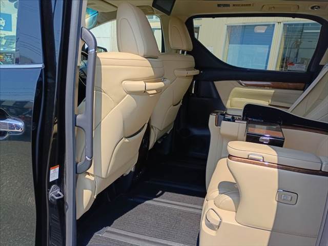 Alphard Hybrid
