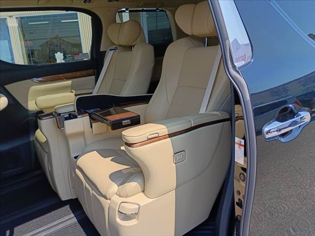 Alphard Hybrid