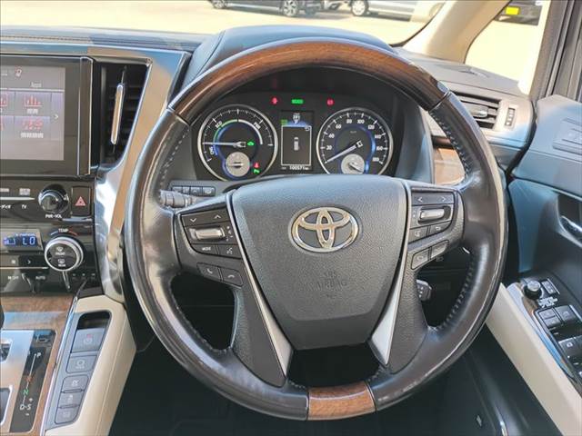 Alphard Hybrid