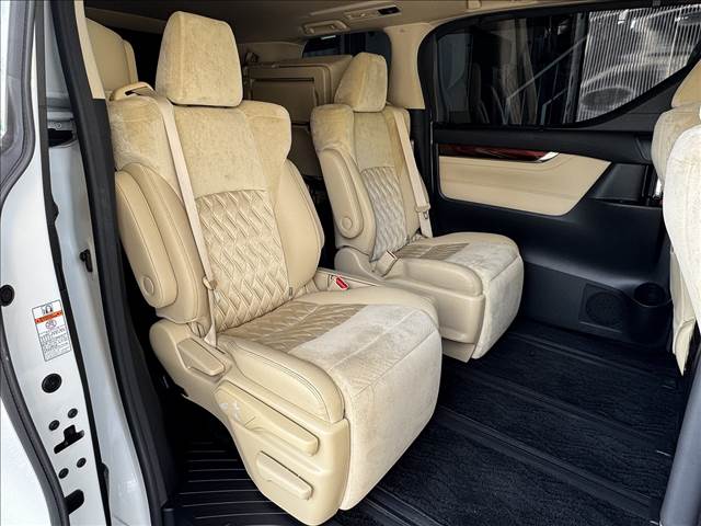Alphard Hybrid