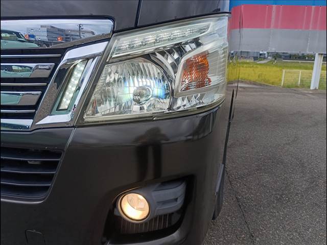NV350 Caravan
