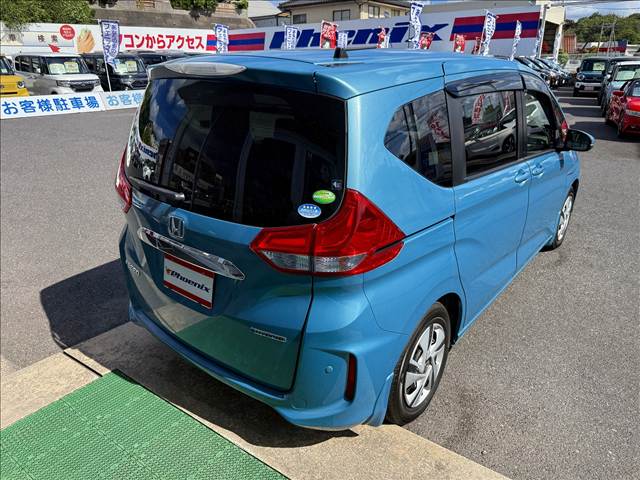 フリードハイブリッド