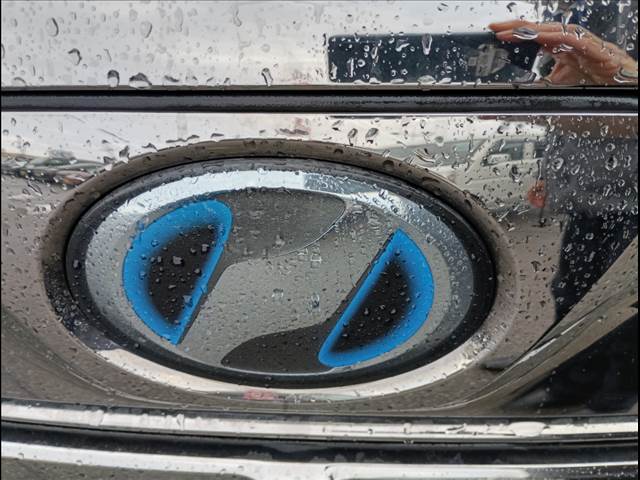 Vellfire Hybrid