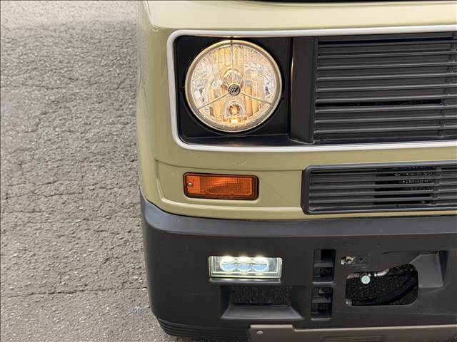 N-VAN