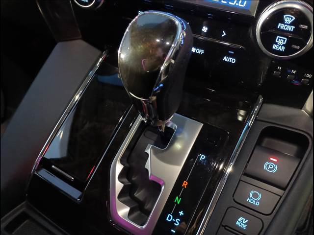 Vellfire Hybrid