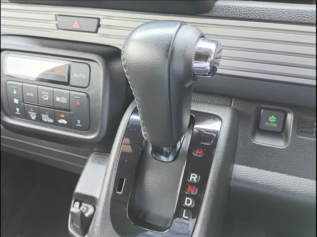 N-VAN
