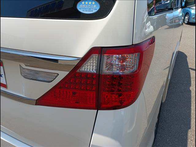 Alphard (20 Series)