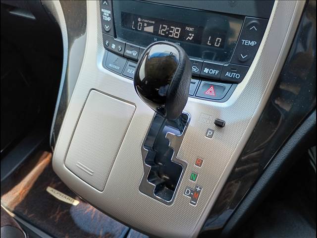 Alphard (20 Series)