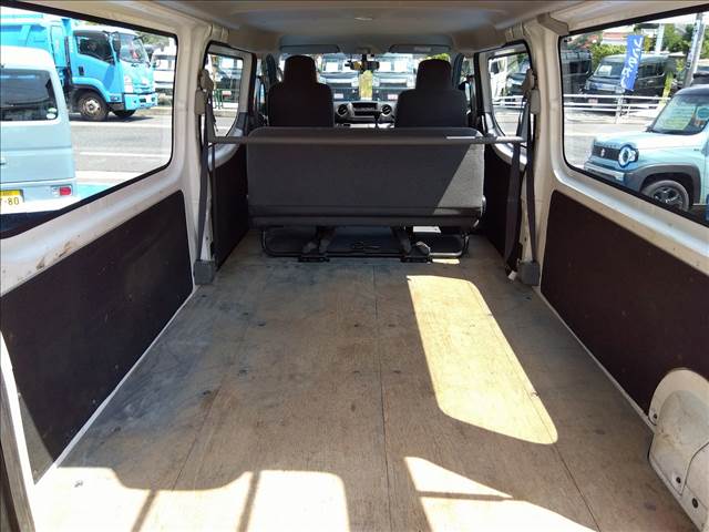 NV350 Caravan