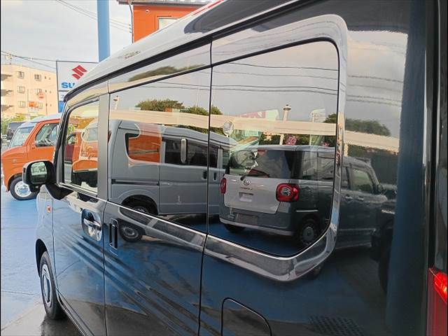 N-VAN