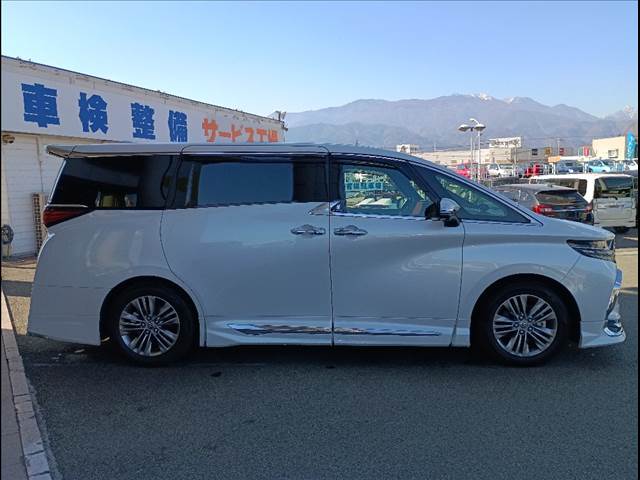Alphard Hybrid