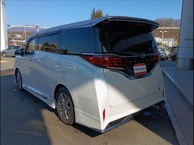 Alphard Hybrid