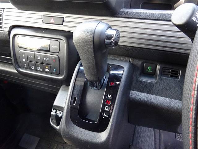 N-VAN