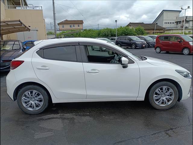 MAZDA2