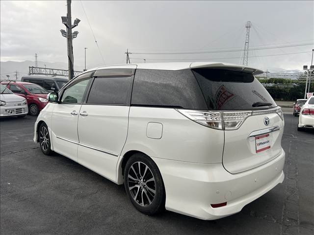 Estima Hybrid