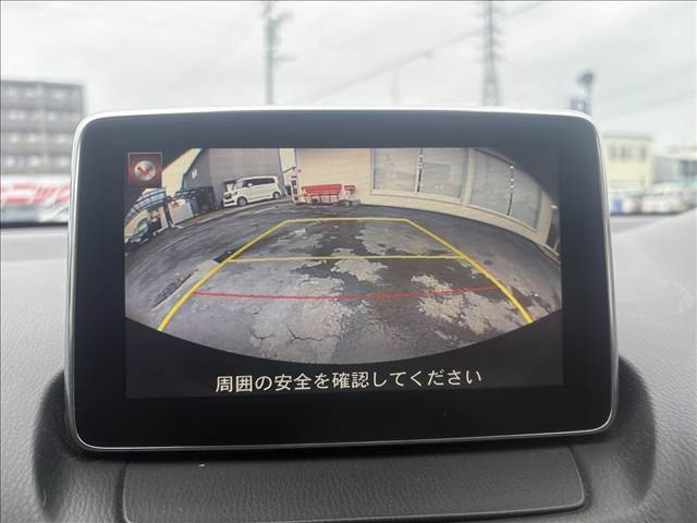 デミオ