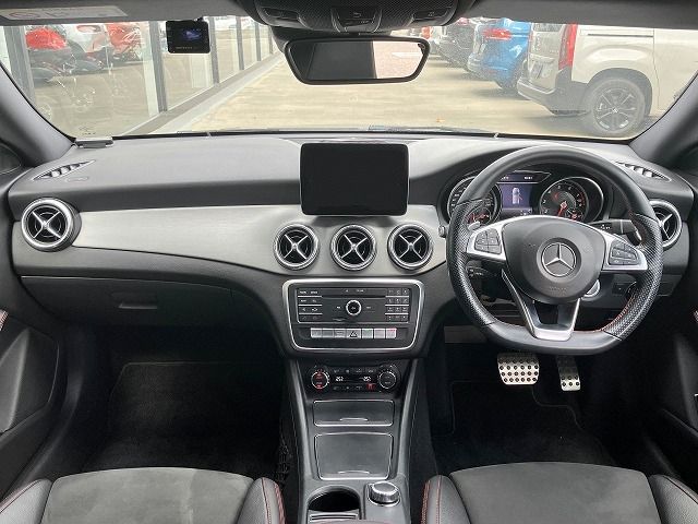 MERCEDES BENZ CLA Shooting Brake