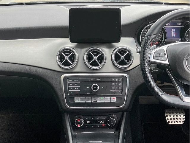 MERCEDES BENZ CLA Shooting Brake