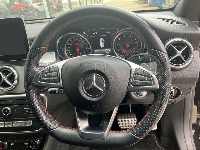 MERCEDES BENZ CLA Shooting Brake