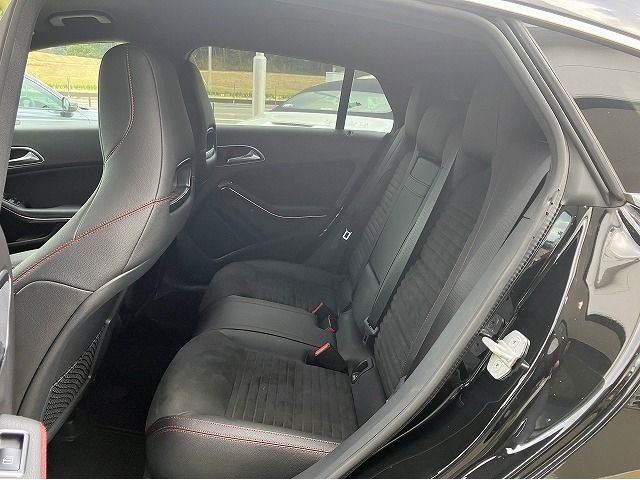 MERCEDES BENZ CLA Shooting Brake