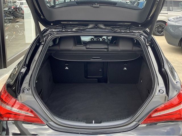 MERCEDES BENZ CLA Shooting Brake