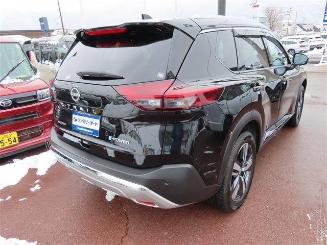X-TRAIL HYBRID 4WD