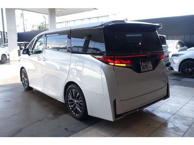 VELLFIRE HYBRID