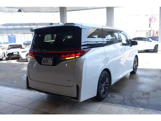 VELLFIRE HYBRID