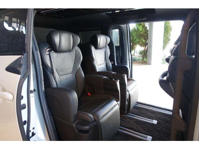 VELLFIRE HYBRID