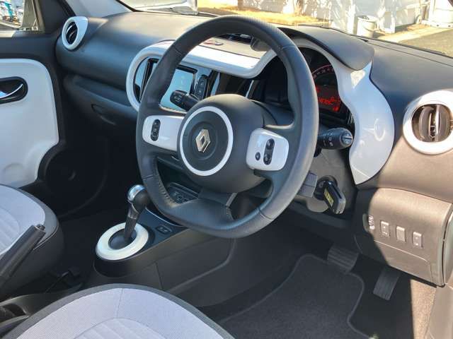 RENAULT TWINGO