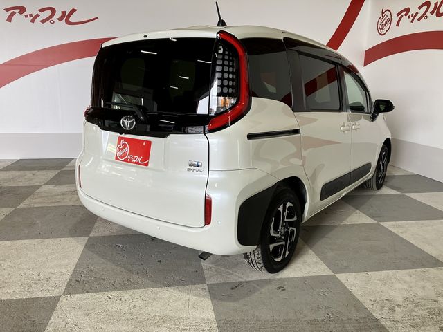 SIENTA HYBRID