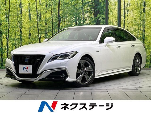 CROWN sedan hybrid