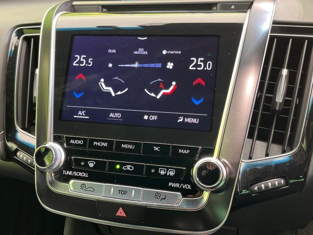 CROWN sedan hybrid