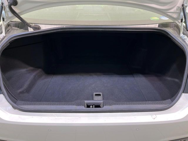 CROWN sedan hybrid