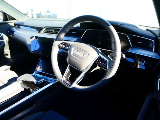 AUDI e-tron SPORTBACK
