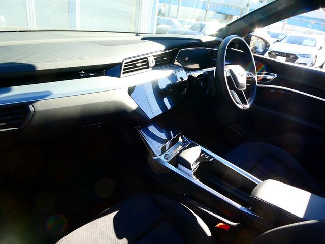 AUDI e-tron SPORTBACK