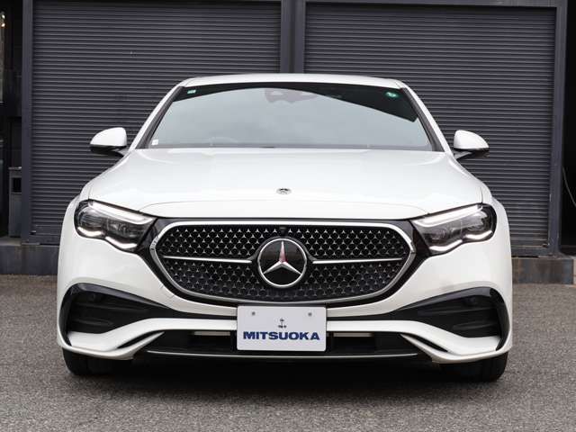 MERCEDES BENZ E-Class sedan