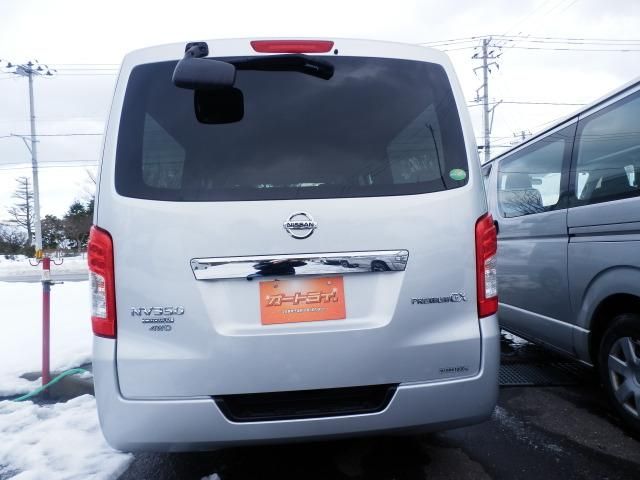 NV350 CARAVAN 4WD