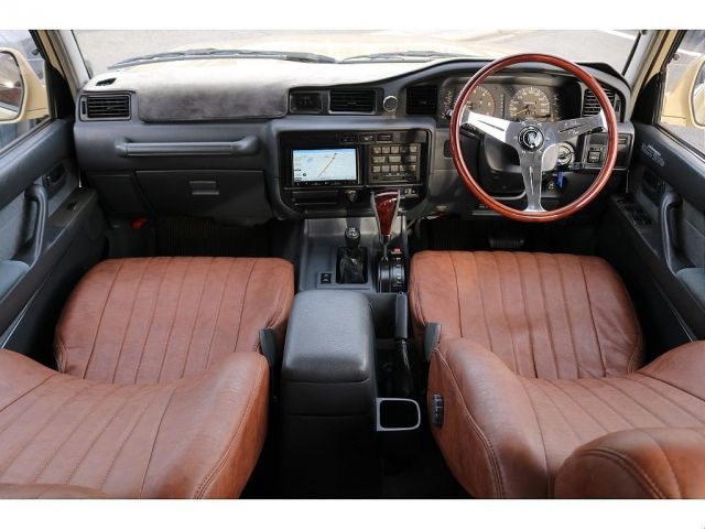 LANDCRUISER van