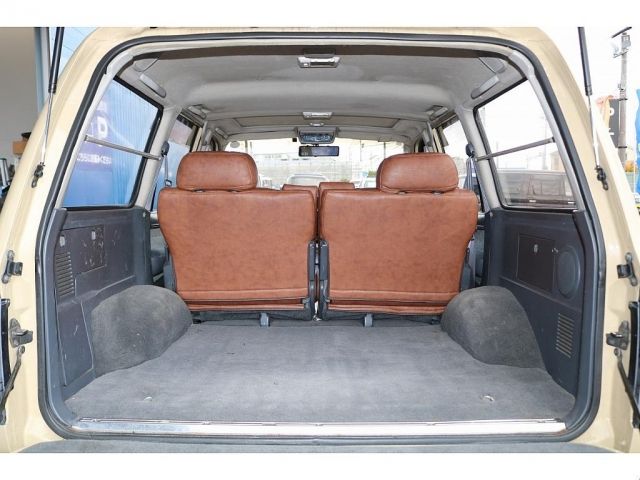 LANDCRUISER van
