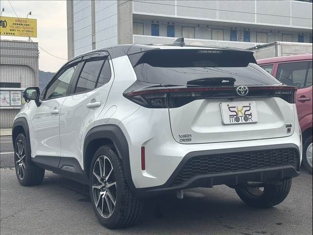 YARIS CROSS HYBRID