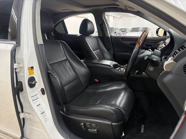 LEXUS LS600h