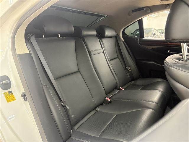 LEXUS LS600h