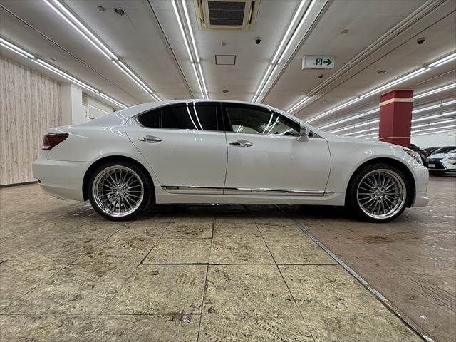 LEXUS LS600h